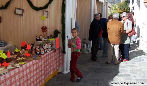 Feria de Pampaneira artesanía productos típicos Alpujarra