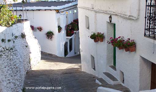 Pueblo Bubión calle abajo