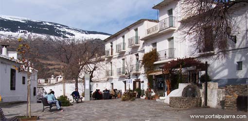 Capileira plaza mayor Alpujarra