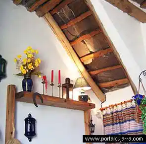 Decoración típica de casa rural de Alpujarra
