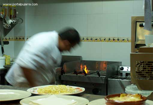 el cocinero el Castaño cocina